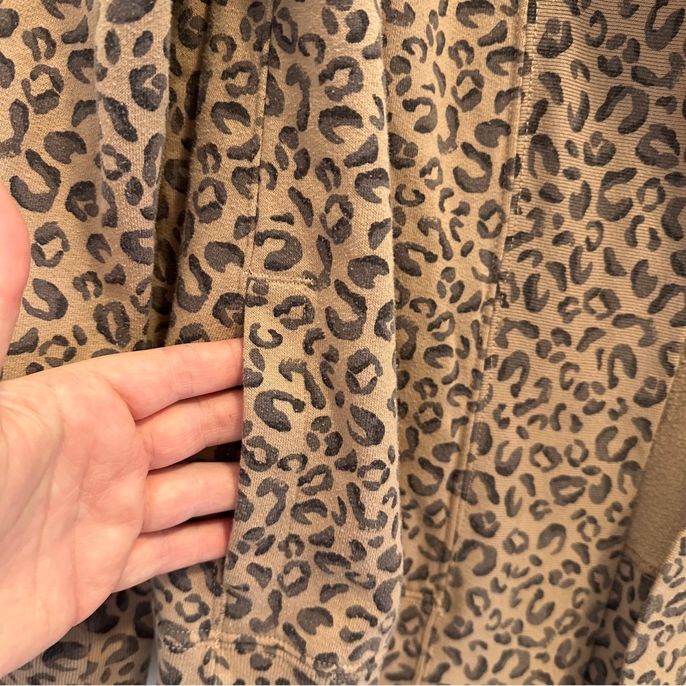 Abercrombie & Fitch Leopard Print Sweater Cardigan Size Small Women’s - Picture 4 of 12